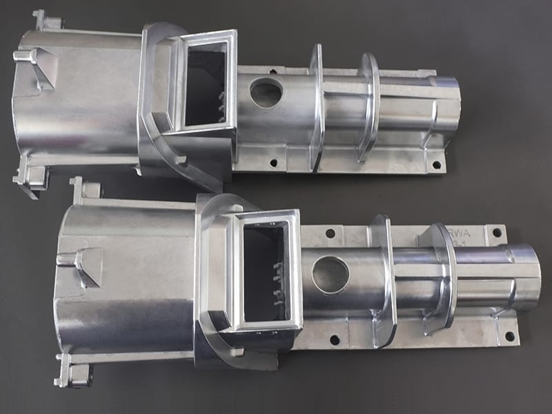 Cómo eliminar rebabas de piezas de aluminio CNC sin dañar los bordes